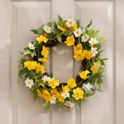 Artificial Yellow & White Daffodil Wreath